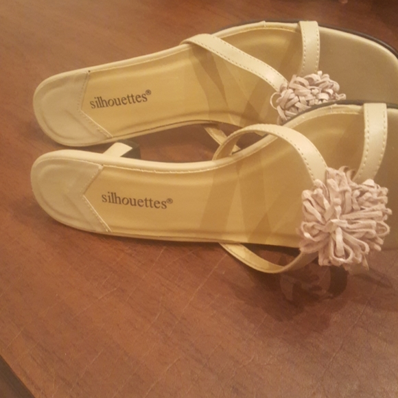 Shoes - Picture 4 of 4